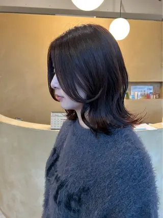 ミディアム 西田 朋華のヘアスタイル