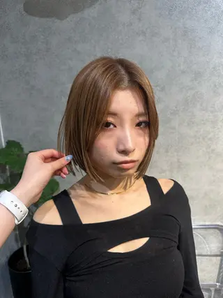 ショート カラー ヘアアレンジ タイトボブ個性派カラ ーAKANEのヘアスタイル