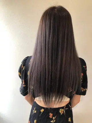 カラー YoLo.所属・村上 ななみのヘアスタイル