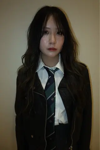 ロング カラー 都築 あんずのヘアスタイル