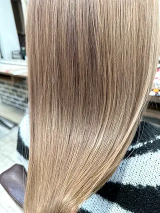 ロング カラー 川本 芹奈のヘアスタイル