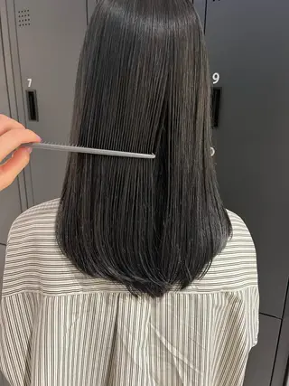 セミロング カラー 暗髪カラー🫐パーマ おくだりんかのヘアスタイル