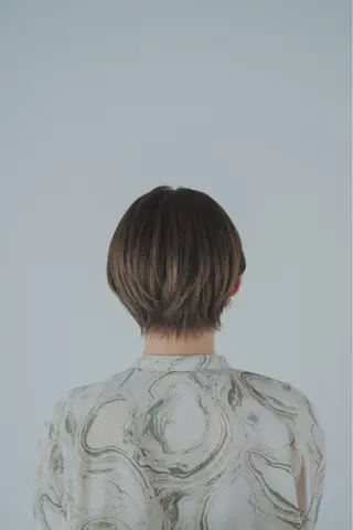 ショート カラー THE DAY所属・AKI HASHIMOTOのヘアスタイル