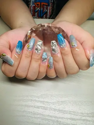 ネイル Moana所属・宮崎 美涼のネイルデザイン