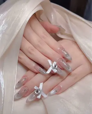 ネイル T. Leeのネイルデザイン