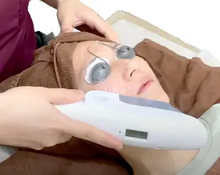 【美容鍼・小顔鍼】 鍼灸師　吉田洋美のエステ・リラクイメージ