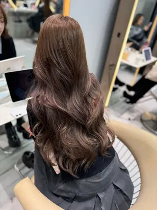 ロング カラー shion 透明感カラーのヘアスタイル