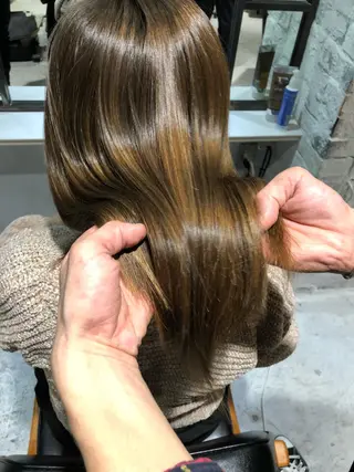 ロング SALOWIN 表参道所属・シンカ 表参道のヘアスタイル