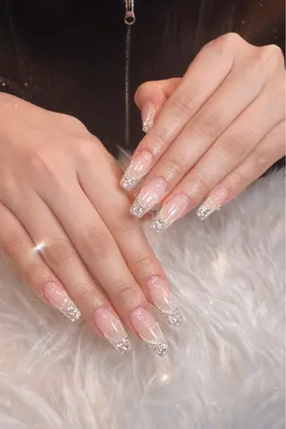 ネイル ANNA NAIL SALON所属・MEO MEO NAIL 守山のネイルデザイン
