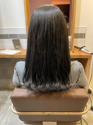 ロング カラー 髪質改善ストレー ト指名NO.1林駿希のヘアスタイル