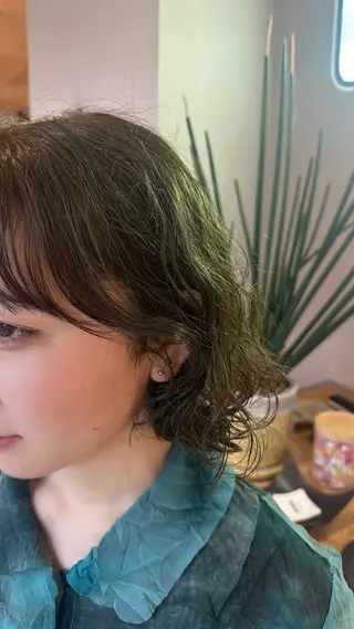 ショート カラー パーマ 古川 杏果のヘアスタイル