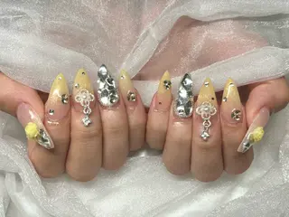 ネイル Roi〈ロワ〉 Akariのネイルデザイン