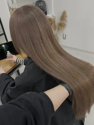 ロング カラー Mina/岡山/矯正 ブリーチ/レイヤーのヘアスタイル