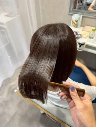 セミロング カラー 森 愛友のヘアスタイル