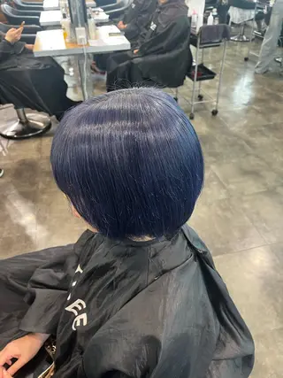 カラー ハイトーンカラー 🦄レイヤーカットのヘアスタイル