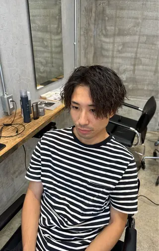 ショート パーマ メンズ 倉持 誠也　フェザーパーマのヘアスタイル