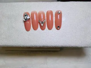 カラー ユミネイルサロン所属・U miのネイルデザイン