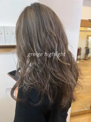 ロング 艶ハイトーン🔆 ️️️安座間 希のヘアスタイル