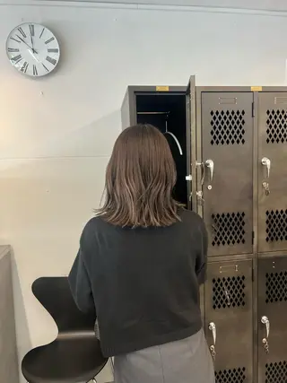 ミディアム INORI /フェイスレイヤーのヘアスタイル