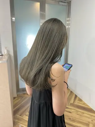 ロング KAORU オリーブカラーのヘアスタイル