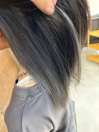 ミディアム Qwali所属・にしむら かなたのヘアスタイル