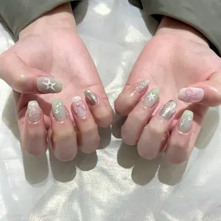 ネイル 𝗮𝗶𝗿𝗶 🌙のネイルデザイン