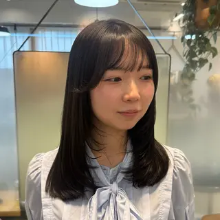 セミロング カラー Lomalia もえかのヘアスタイル