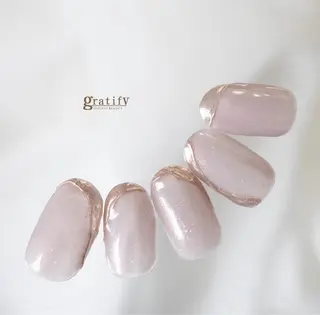 ネイル gratify 本店所属・ROSALIE Sakiのネイルデザイン