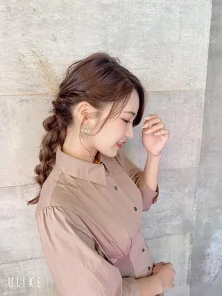 セミロング ヘアアレンジ 羽根 ひよりのヘアスタイル