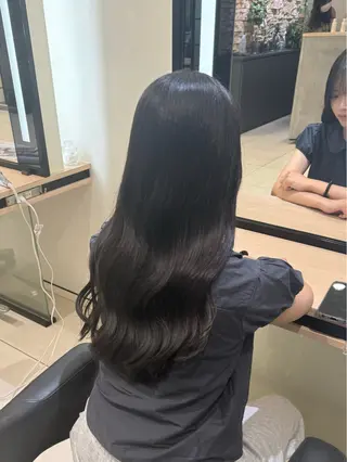 ロング カラー ひなの🫧ベージュ系 艶カラーのヘアスタイル