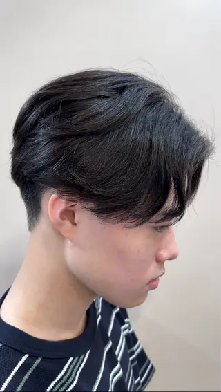 ショート パーマ メンズ メンズ職人/センター パート/富沢真斗のヘアスタイル