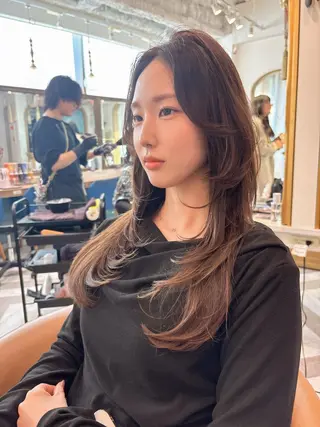 ロング ❤︎韓国レイヤー/透 明感カラー/目黒のヘアスタイル