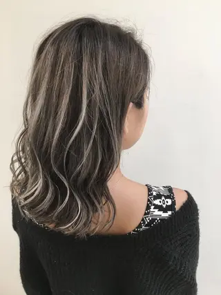 ミディアム due hair 京都駅前店 MILBON オージュア認定サロン【デューヘアー】所属・ハイトーンブリーチ 土坂 由志【京都】のヘアスタイル