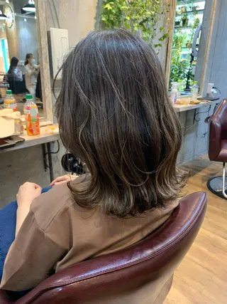 ミディアム カラー toi【トワ】所属・安達 俊亮のヘアスタイル