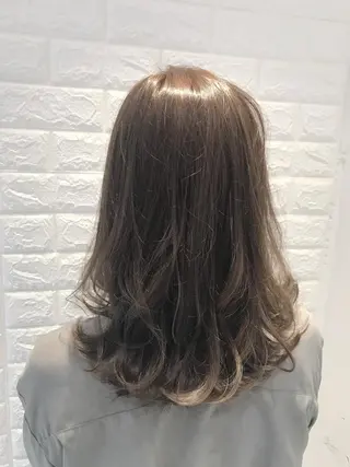 ミディアム カラー BEBE所属・ご新規様限定 透明感カラーKANAのヘアスタイル