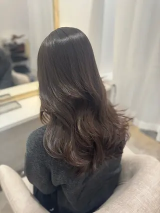 ロング カラー 赤み無し柔らかカラー 【梅田】madokaのヘアスタイル