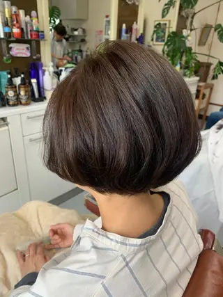 ショート カラー ストウ ナナエのヘアスタイル