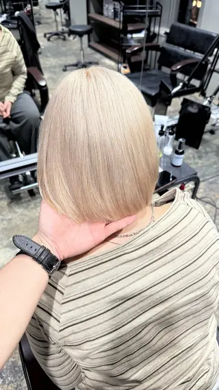 ショート カラー ROIS渋谷【ロイス】所属・高橋大樹/グレージュ /ベージュ/美髪のヘアスタイル