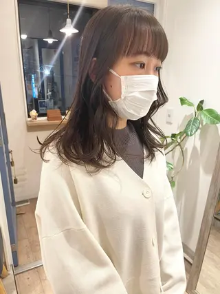 セミロング カラー 🩰オリーブ/ ベージュ松本咲花🩰のヘアスタイル