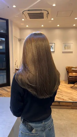 ロング カラー ナナミ ⠀のヘアスタイル