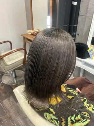 カラー 今野 詩音のヘアスタイル