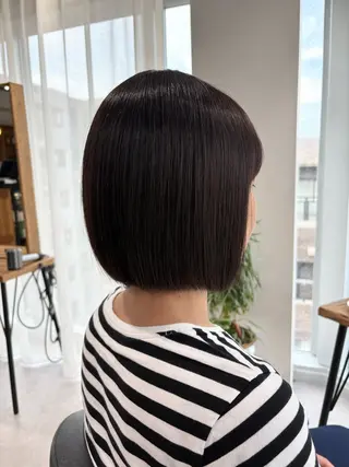 ショート カラー aina / n.w.hのヘアスタイル