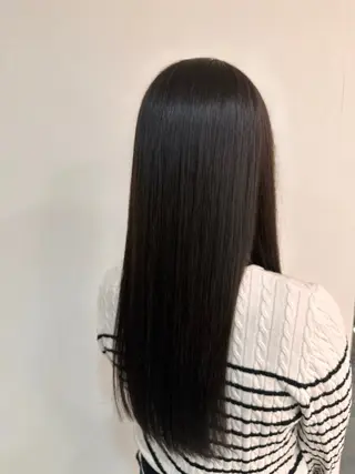 ロング カラー 井上 莉緒のヘアスタイル