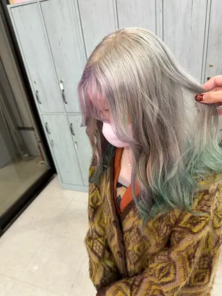 セミロング カラー ブリーチ人気No.1 MANATO🎨🌈のヘアスタイル