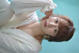 セミロング カラー ヘアアレンジ GLROW haruhiのヘアスタイル