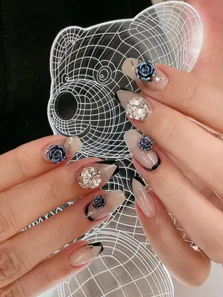 ロング ネイル AngelChris ビューティーサロンのネイルデザイン