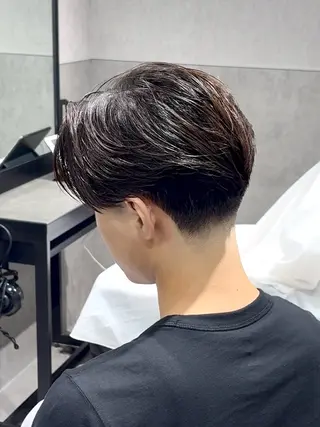 ショート カラー パーマ メンズ 【シャドウパーマ センターパート】義心のヘアスタイル
