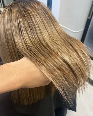 ミディアム カラー ヘアアレンジ 髪質改善×ハイトーン 中田啄也のヘアスタイル