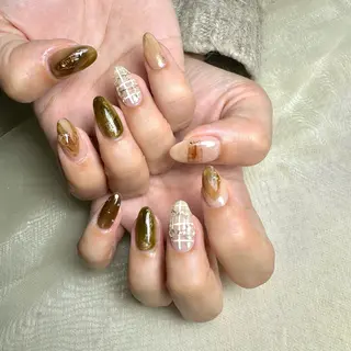 ネイル repos~ルポ~所属・里見 麗のネイルデザイン