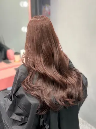 ロング カラー 𝑴𝑶𝑲𝑨渋谷 トレンド韓国ヘア🩷のヘアスタイル